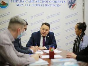 Председатель Якутской городской Думы провел прием родных участников спецоперации