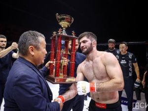 Фоторепортаж: турнир по смешанным единоборствам Eagles FC 53 в Якутске