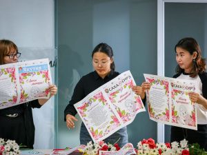 В Якутске прошел мастер-класс «Букет для мамы» в честь Дня матери в республике