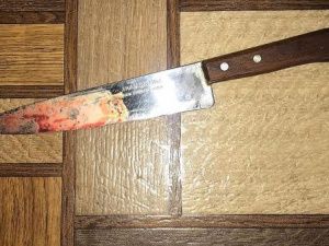 В Вилюйском районе мужчина ударил ножом свою гражданскую супругу