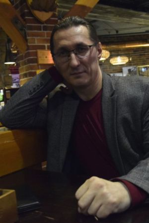 Диванные эксперты, идите работать