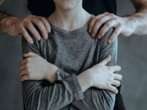 Житель Нюрбинского улуса развращал мальчиков-подростков через Интернет