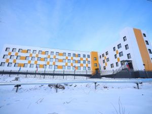 С открытием нового корпуса Мохсоголлохская школа перешла на односменное обучение