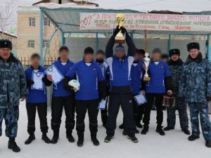 Команда осужденных исправительной колонии № 1 стала победителем традиционного турнира по зимнему футболу