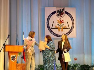 В Якутии поздравили учителей с профессиональным праздником