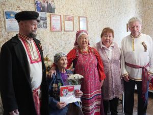 С Днём Победы! Ветерана-долгожительницу Якутска поздравили с наступающим праздником