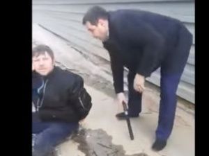 Полицейский был пьян и колотил по нашей машине - задержанный в Ленске