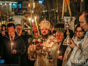 Пасхальная ночь в главном храме Якутии 