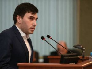 Бывший замминистра здравоохранения Роман Савин явился в суд в непотребном виде…