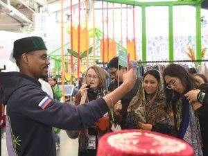 На выставке-форуме «Россия» проходят экскурсии для участников Всемирного фестиваля молодежи