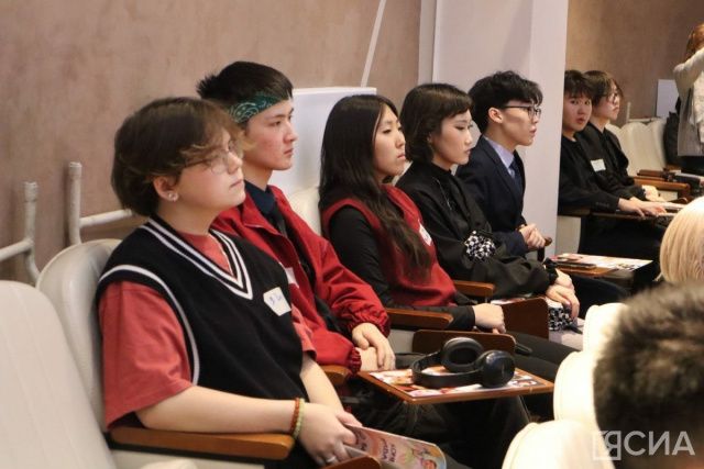 Около 400 школьников обсудили трудоустройство на слете «РОСПОДРОС»