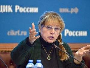 Злоумышленник вломился в дом Эллы Памфиловой и ударил ее электрошокером