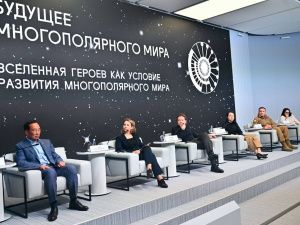 Айсен Николаев рассказал о героях Якутии на симпозиуме «Создавая будущее»