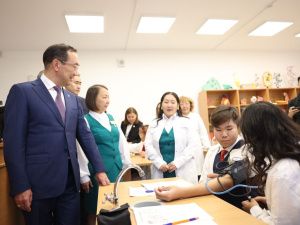 В селе Бясь-Кюёль Якутии в День учителя открыли новую школу