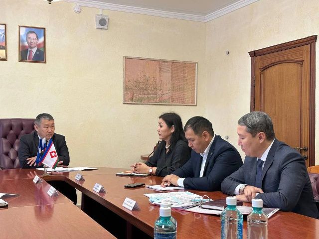Мэр Якутска Дмитрий Садовников наконец-то прокомментировал ситуацию вокруг школы № 1