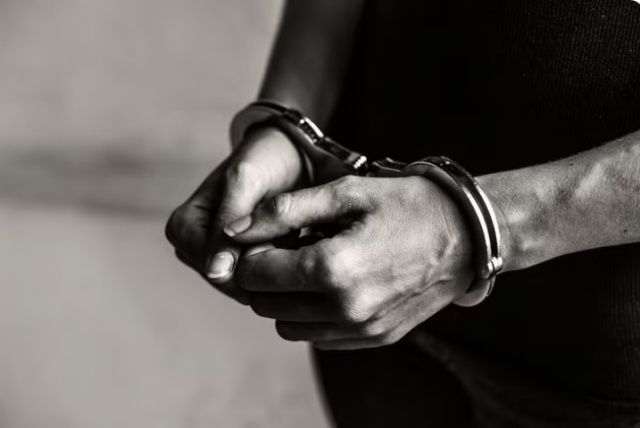 В Якутске 49-летний мужчина обворовал 9-летнего ребенка