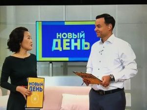 Фотофакт: Экс-министр снова стал ведущим на НВК