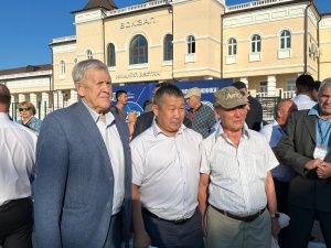 В Нижнем Бестяхе отметили День железнодорожника