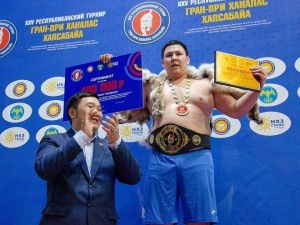 Пояс чемпиона, батыя, медаль с бриллиантом и 3 миллиона призовых ждут победителей Гран-при «Ханалас Хапсагая» 