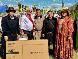 В Якутии отцу Героя России вручена премия Серпа и Молота