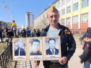 В Якутске прошла акция «Бессмертный полк»