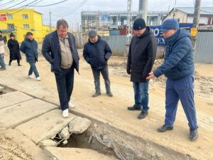 Егор Кардашевский провел выездное совещание по восстановлению дорожного полотна на улице Чернышевского