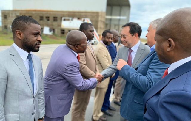 Глава Якутии совместно с делегацией АЛРОСА провёл переговоры в Анголе