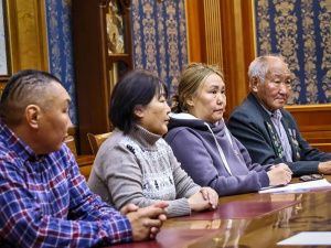 Айсен Николаев встретился с родными Героя России Дмитрия Егорова