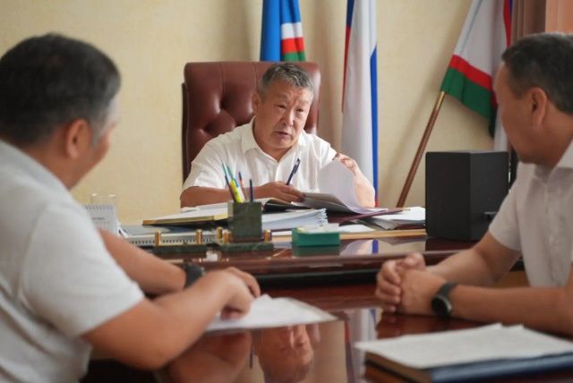 Дмитрий Садовников обсудил вопрос поддержки Верхоянского улуса