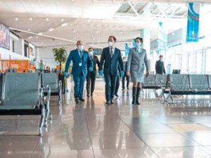 Айсен Николаев проконтролировал меры по недопущению коронавируса, принятые в аэропорту Якутска