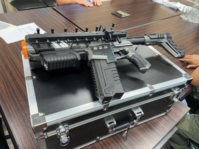 Якутские предприниматели отправили на фронт антидроновые ружья