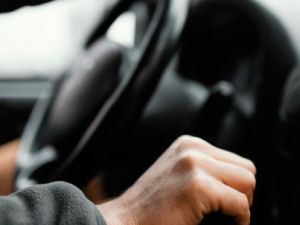 В отношении нетрезвого водителя, задержанного на ул. Чернышевского в Якутске, решается вопрос о возбуждении уголовного дела