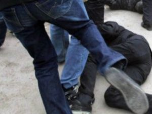 В Якутске подростки избили, пытали, били электрошокером и грозились утопить прохожего