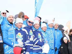 Зрелищной ничьей завершился матч звёзд мирового хоккея с якутской командой у Ленских столбов