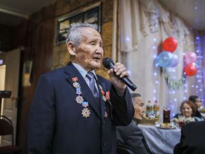 В социальной столовой Якутска поздравили ветеранов