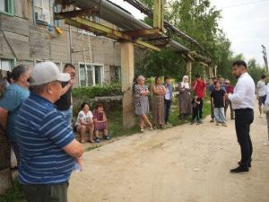 Глава Якутска встретился с жителями аварийных домов по ул. Якутская, 12, 14