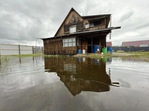 В Сунтарском улусе Якутии из-за аномальных дождей введен режим ЧС: уничтожен урожай и подтоплены дома