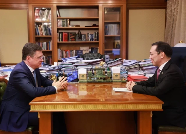 Айсен Николаев обсудил с Александром Новаком повышение эффективности энергетики Якутии