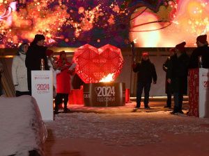 Церемония зажжения очага авторства известного режиссера из Якутии открыла Год семьи в России