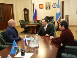 Айсен Николаев поддержал программу развития спортивной борьбы в Якутии