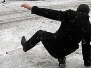 В Якутске число пострадавших от гололеда продолжает расти