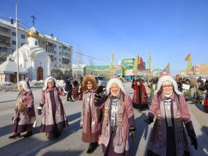Народные мастера прошествовали по улицам Якутска