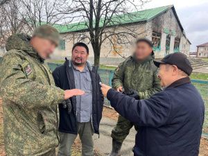 Представители Олекминского района доставили помощь бойцам в зону СВО