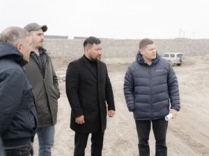 Евгений Григорьев проверил ход работ на набережной им. Р.М. Дмитриева