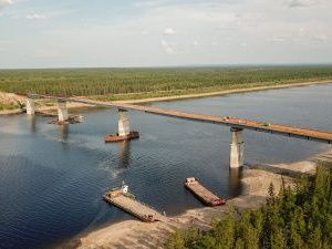 Строительство самого большого моста в Якутии идет по графику