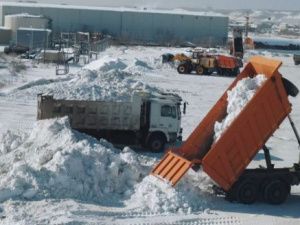 Рекордный объём снега вывезли с улиц Якутска