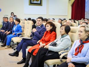 Кирилл Бычков поздравил с 15-летием Росреестра