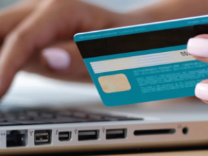 МВД Якутии просит отпускников быть внимательными при покупке билетов и бронировании гостиниц в интернете