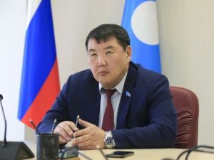 Спикер Ил Тумэн Алексей Еремеев выразил благодарность врачам