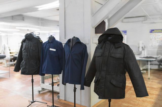 В исправительной колонии № 6 осужденные сшили форменное обмундирование для Якутского института водного транспорта